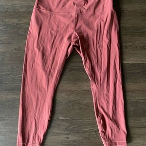 Lululemon wunder under